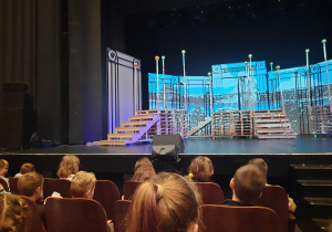 Z WIZYTĄ W TEATRZE
