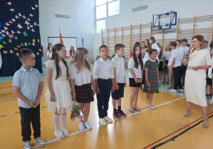 Wręczanie świadectw z wyróżnieniem uczniom kl. IVc