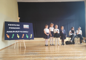 Występujące dziewczynki