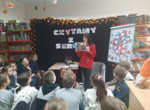 Spotkanie czytelnicze klas III w ramach ogólnopolskiej akcji „Czytamy z sercem”