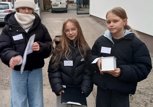 Uczennice kl. IVb i IVc